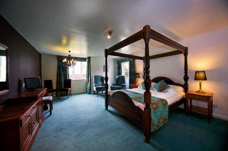 Wild Boar Hotel บีสตัน ภายนอก รูปภาพ